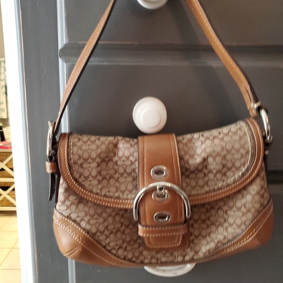 Coach Hand Bag with matching wallet - Picture 8 of 9